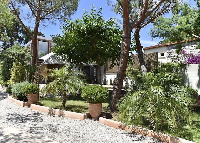 Apart-hotel Campo Di Fiori, Maisons De Charme Calvi (Corsica)