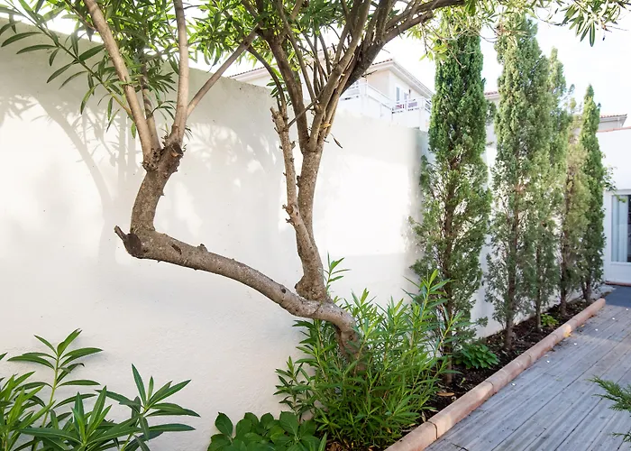 Campo Di Fiori, Maisons De Charme קאלבי