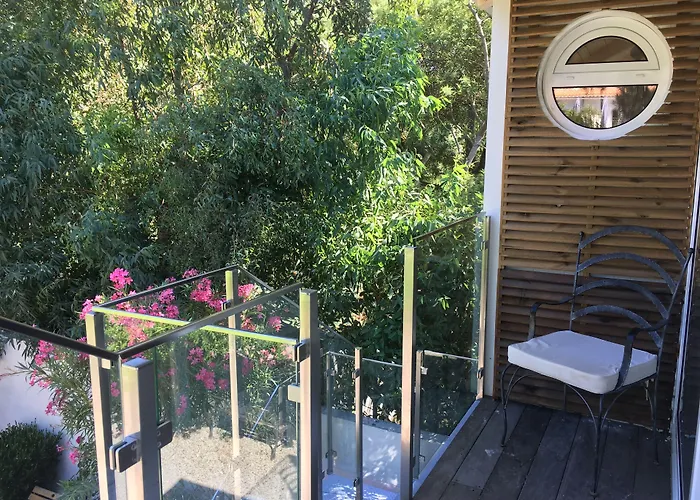 Campo Di Fiori, Maisons De Charme 4* קאלבי