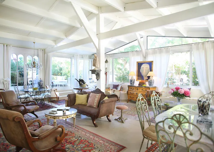 Campo Di Fiori, Maisons De Charme מלון דירות קאלבי